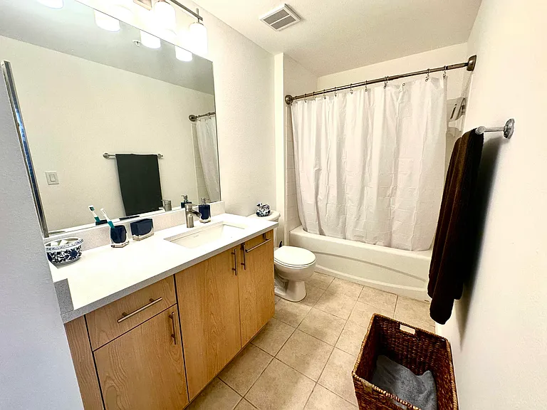 533 NE 3rd Ave #527 — Photo 7