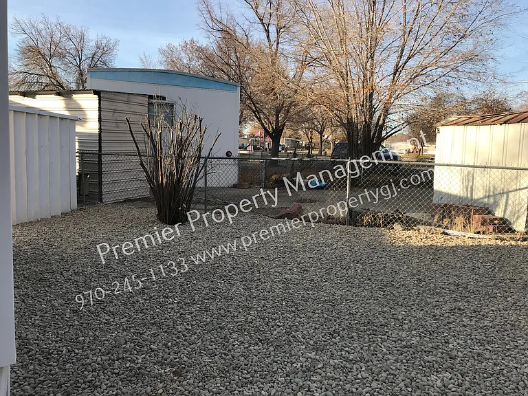 528 1/2 Elm Dr — Photo 9