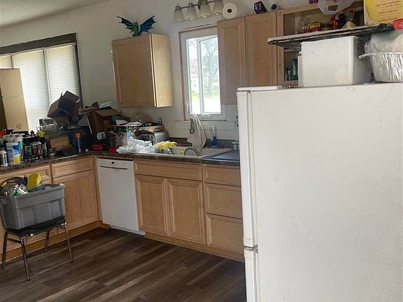 5th image of 503 W 1st St
