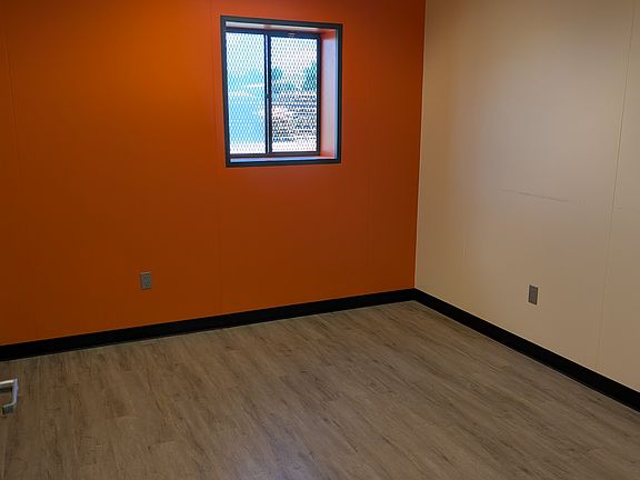 4th image of 211 Tradesmen Dr
