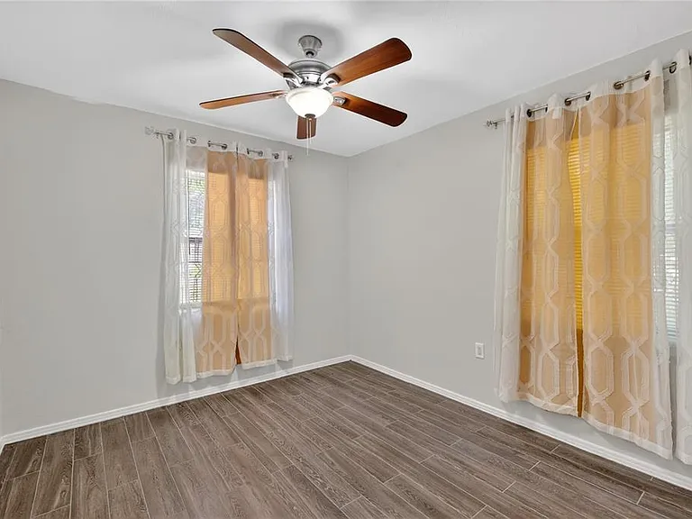 706 Mission Dr — Photo 31
