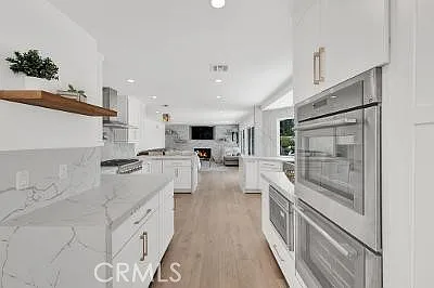 18340 Sandringham Ct — Photo 10