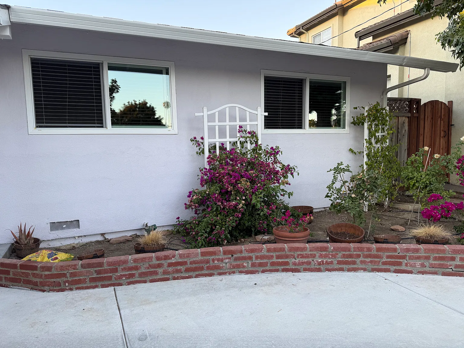3 bed, 1320 sqft, $4,895 — Photo 2