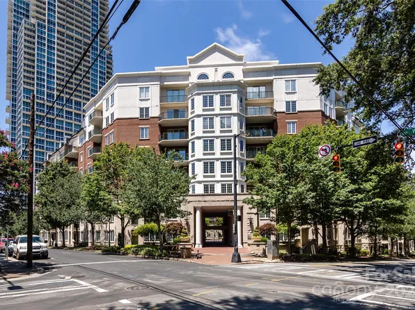300 W 5th St APT 338, Charlotte, NC 28202