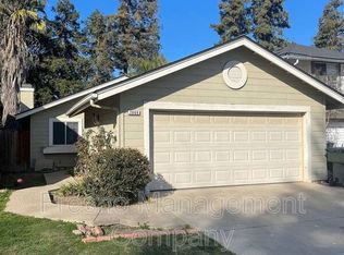 2068 W Magill Ave, Fresno, CA