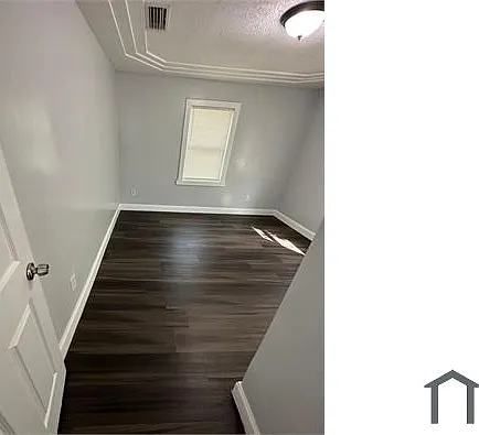 963 Saint Clair St — Photo 10
