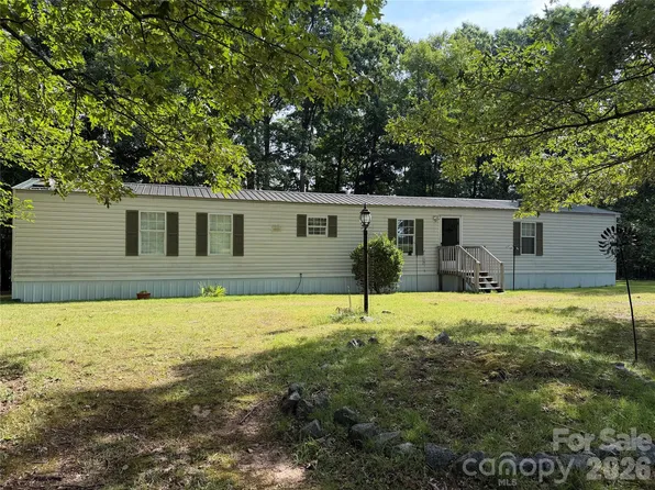 556 Gilbert Rd, Columbus, NC 28722