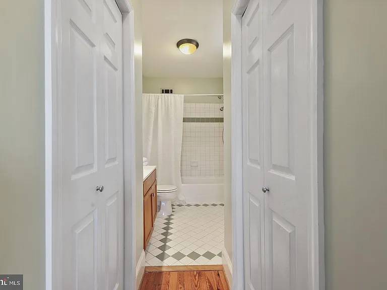 1528 Covington St — Photo 19