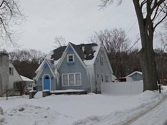 2nd image of 708 Ridge Rd