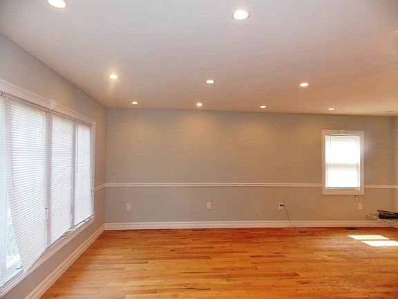 4th image of 88-30 Sabre Street