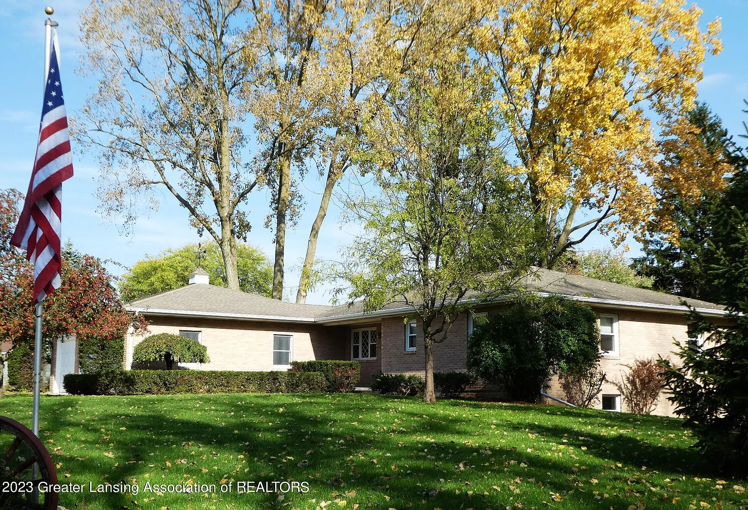 1010 Eddie Dr photo 1