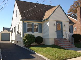 615 Miltonia St, Linden, NJ 07036