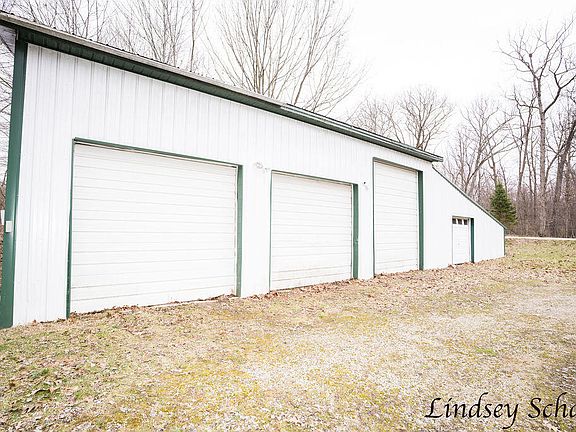 4th image of 2299 Lyle Rd