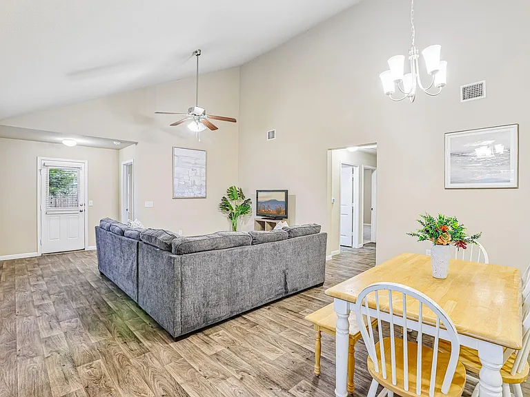 10604 Menominee Falls Ln — Photo 6