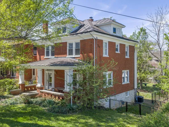 521 S Main St, Lexington, VA 24450
