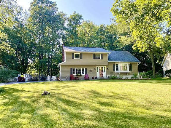 2nd image of 35 Denkers Dr