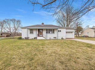 814 W Midland Rd, Auburn, MI 48611