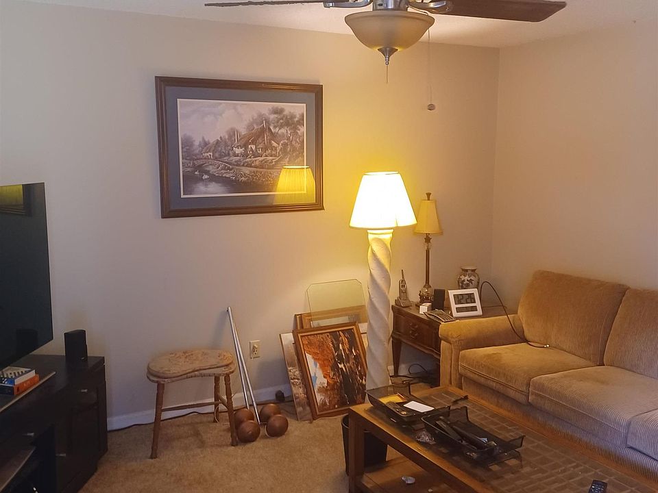 2nd image of 2480 Hampstead Dr