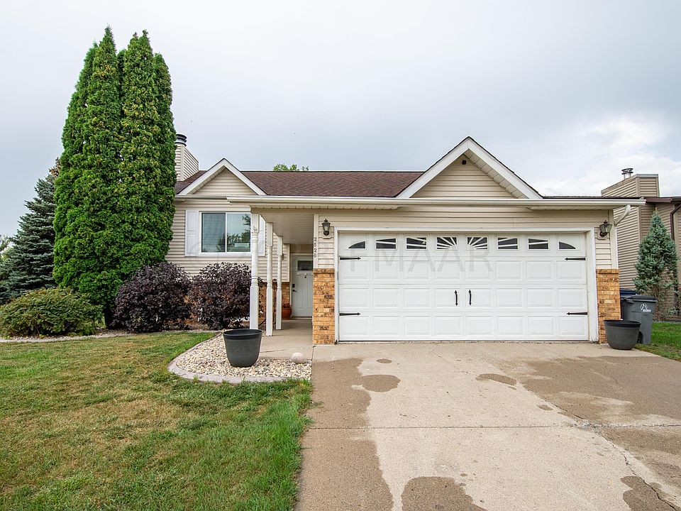 2826 Village Green Dr, Moorhead, MN 56560 MLS 234240 Zillow