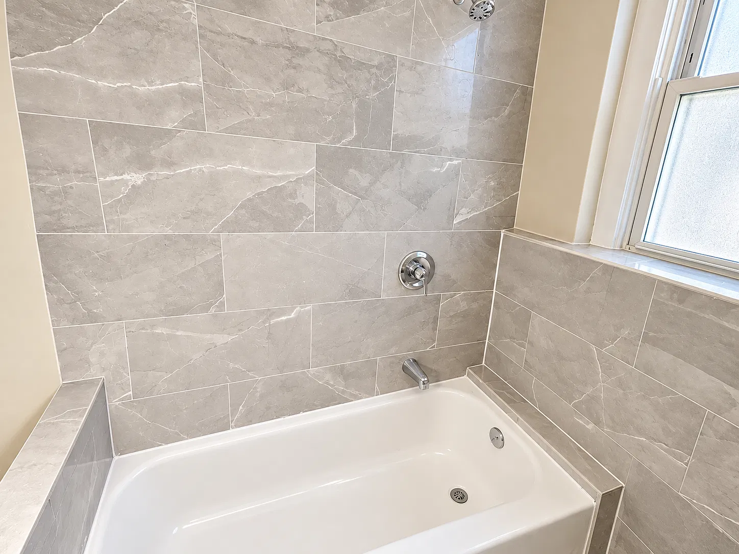 4 bed, 1350 sqft, $2,245 — Photo 3