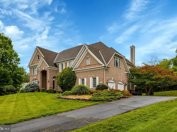 11270 Stones Throw Dr, Reston, VA 20194