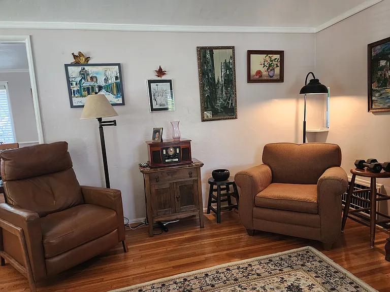 10758 Farragut Dr — Photo 8