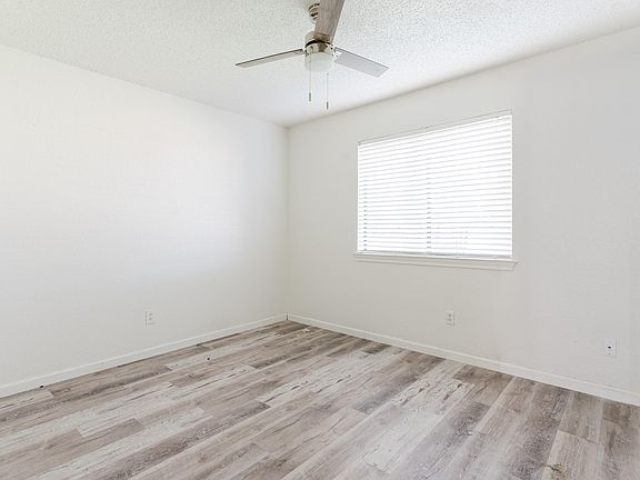 4th image of 2313 Red River Dr