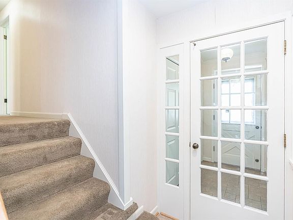 5th image of 2075 Mershon Dr
