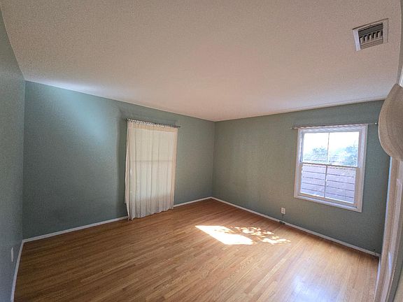 3rd image of 453 S Carmelo Ave