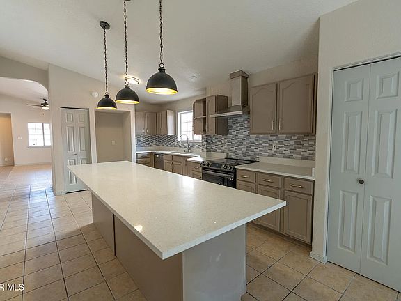 5th image of 1338 John Phelan Dr