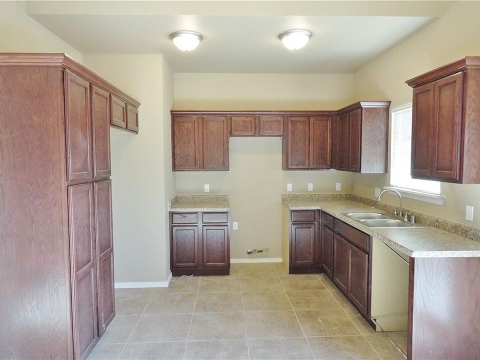 2nd image of 1128 Jaime J Zapata St