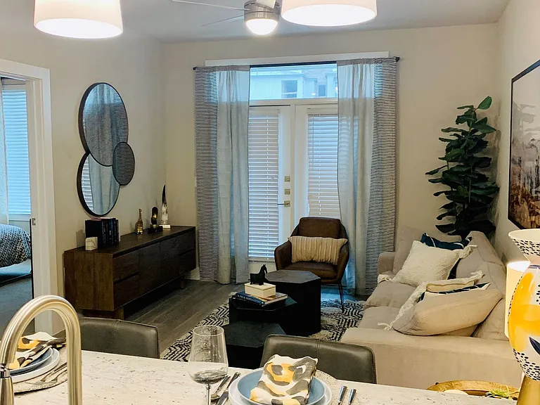Reserve on Kingsland — Photo 30