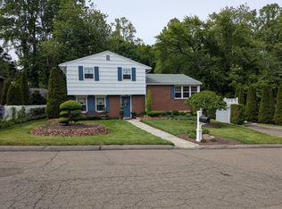 15 Golden Rod Dr, Ansonia, CT 06401
