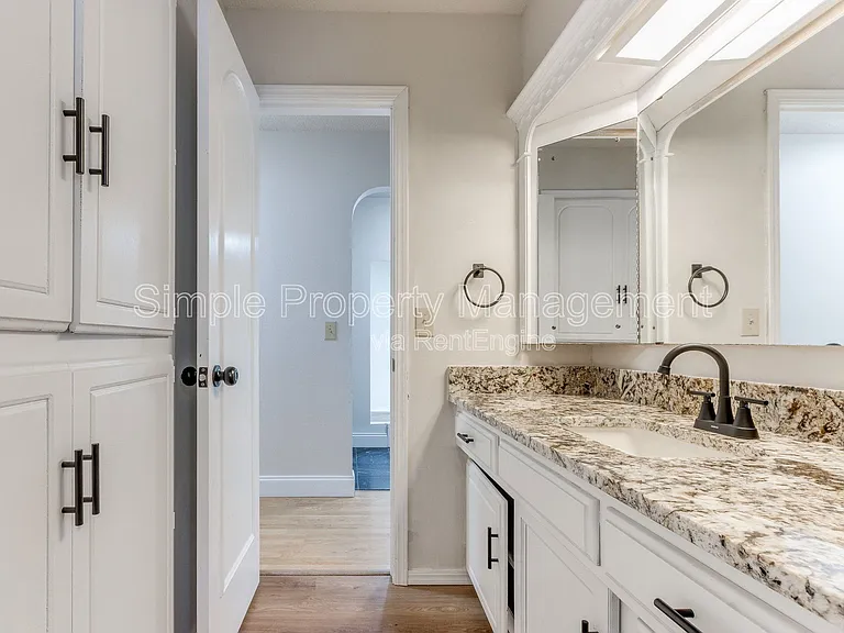 5816 NW 90th St — Photo 11