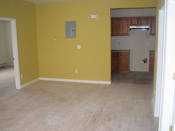 3rd image of 804 E 215th St
