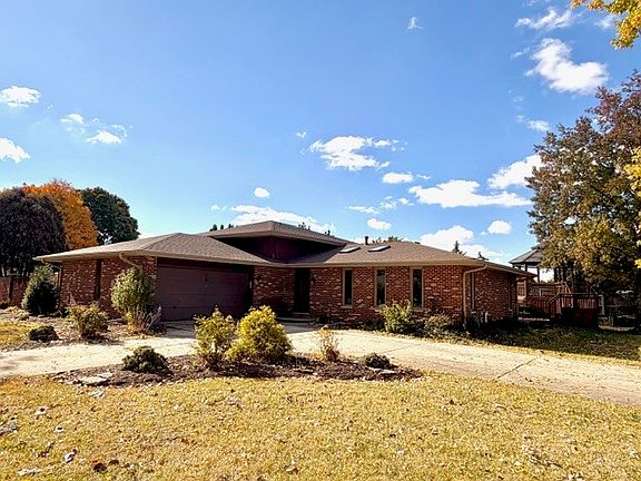 2nd image of 619 Fairlane Dr