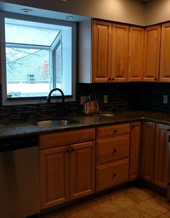 5th image of 216 S 13th Ave