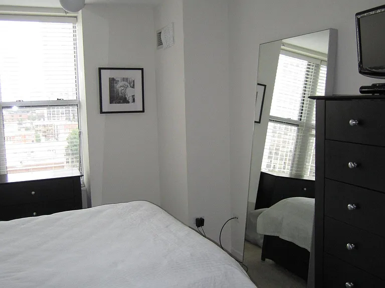 1546 N Orleans St #906 — Photo 6