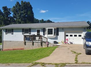121 Hall St, Ripley, WV 25271