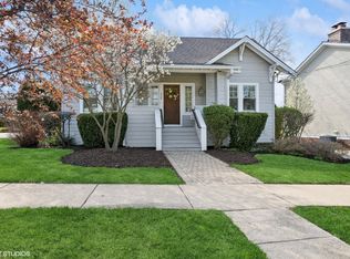 608 S Grove Ave, Barrington, IL 60010