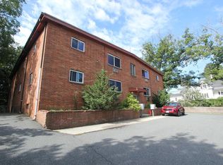 100 E Central St APT 9, Franklin, MA 02038
