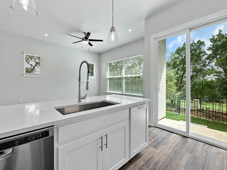 12001 Vista Parke Dr #701 — Photo 10