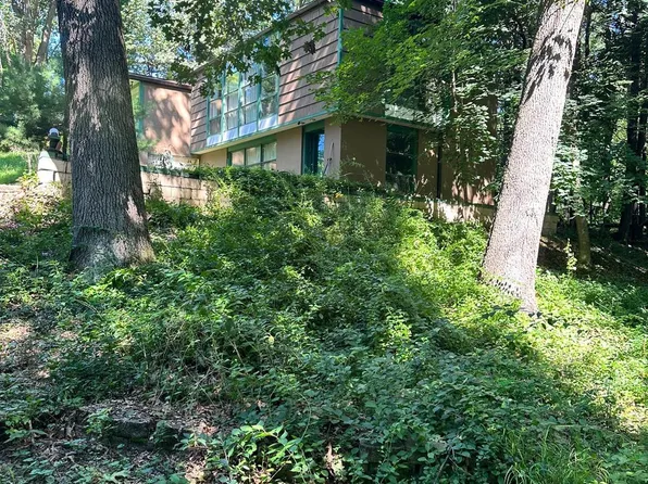 24179 Locust St, Farmington Hills, MI 48335