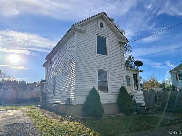 407 S Pleasant St, Watertown, NY 13601