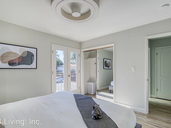 5th image of 284 Tyrella Ave APT 14