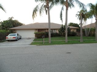 877 Wynndale Way, Lantana, FL 33462