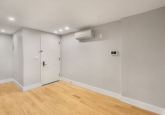 4th image of 473 Kosciuszko St #1B