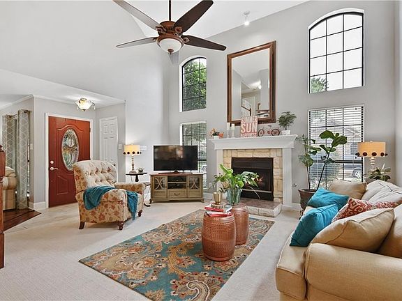 5th image of 416 Leisure Ln