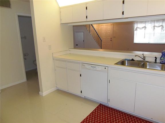 4th image of 704 Bough Ave
