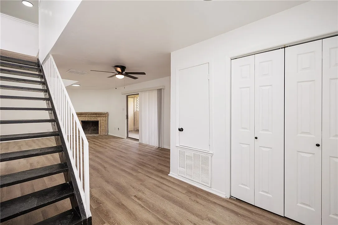 2 bed, 2.5 bath, 4831 sqft, $1,395 — Photo 3